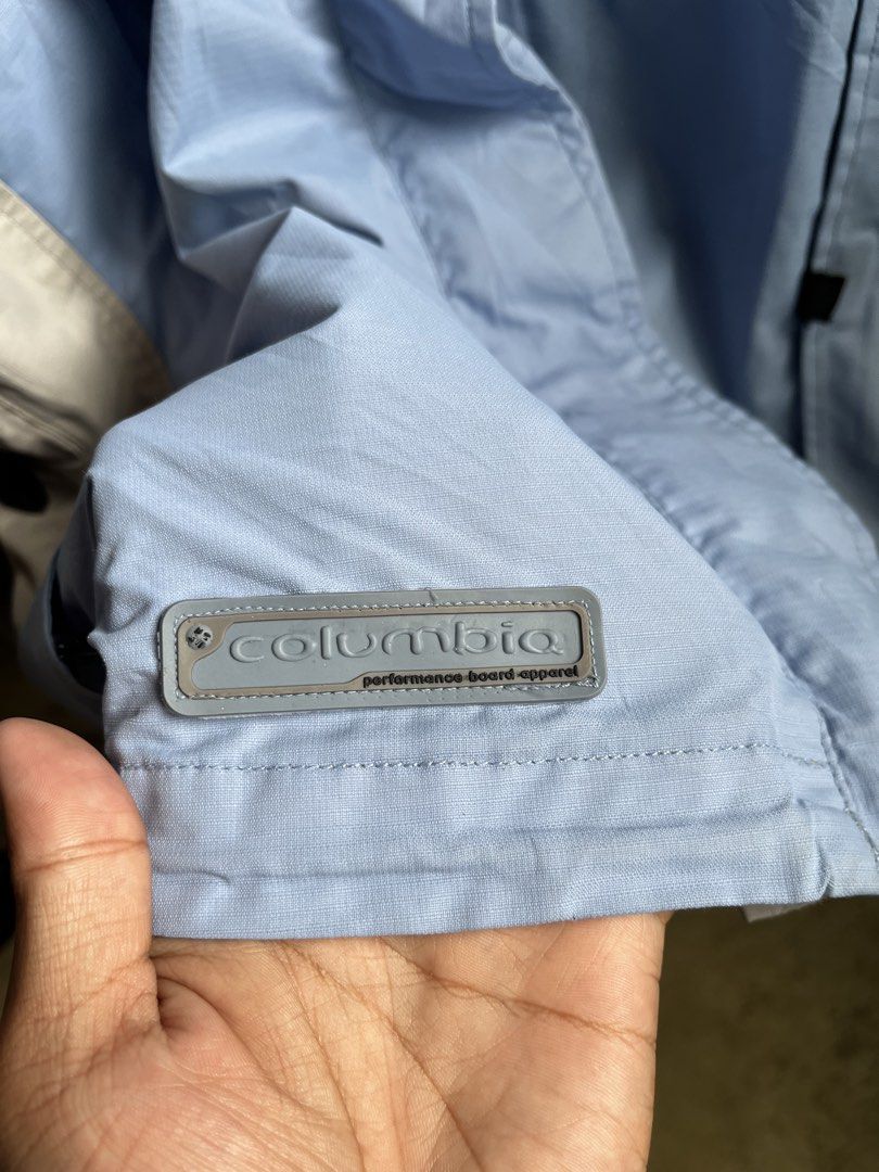 COLUMBIA TITANIUM PACKABLE HOODIE (Category: Hoodies) located in Cagayan de Oro. Submitted by rewornthriftph (Listing ID 1460129163, Image 3). Description: width: 22.5 length: 27.7 medium to large | FITS also on small Color rate: 9.5/10 Issue: MINOR RUST In VERY GOOD Condition See details and reference on slides Payment Methods: GCASH/JNT PLS MANAGE YOUR EXPECTATIONS. THRIFT ITEMS, NO CANCELLATION ₱1000.