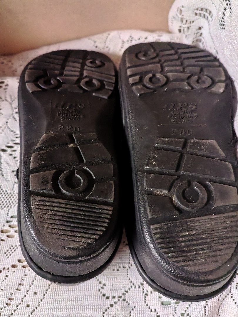 Comfort Women Shoes (Category: Flats & Sandals) located in Manila. Submitted by luckycharm_215 (Listing ID 1460161990, Image 2). Description: New.