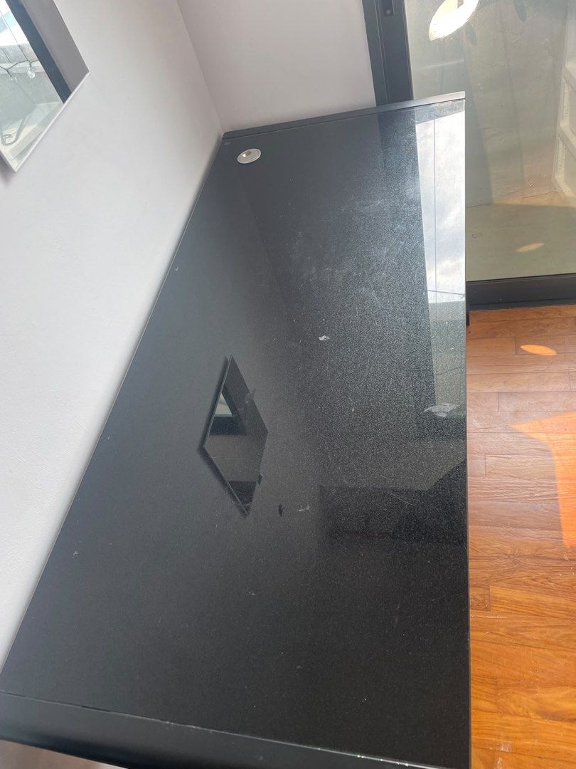 Computer Table (Category: Tables & Sets) located in Singapore. Submitted by johntabs16 (Listing ID 1460128301, Image 3). Description: For Sale Computer table, Big size and Very Comfortable for set up to you computer..