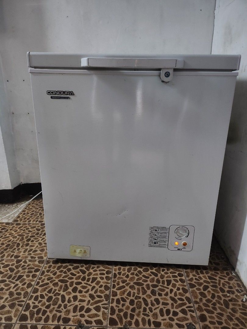 Condura inverter (Category: Refrigerators and Freezers) located in Rizal. Submitted by aldrineeee (Listing ID 1460271150, Image 1). Description: FOR SALE — CONDURA CHEST FREEZER 5 CU. FT. CONDURA Freezer Inverter — 5 cu. ft. ✅ Working condition ✅ Hindi flooded / hindi binaha ✅ Maayos gamitin at alaga ✅ Perfect for bahay, small business, frozen goods, meat, etc. ✅ Reason for selling: Need to upgrade kita naman sa picture.