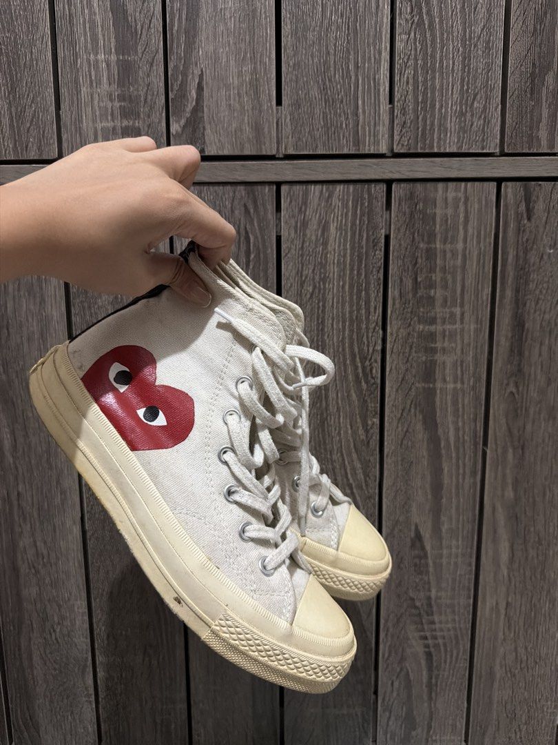 Converse Hi cut CDG (Category: Sneakers & Footwear) located in Batangas. Submitted by blessed.alexx (Listing ID 1460299047, Image 1). Description: Size 7.5w Issue: yellowing and heel drag No box na Rfs: declutterring po Authentic .