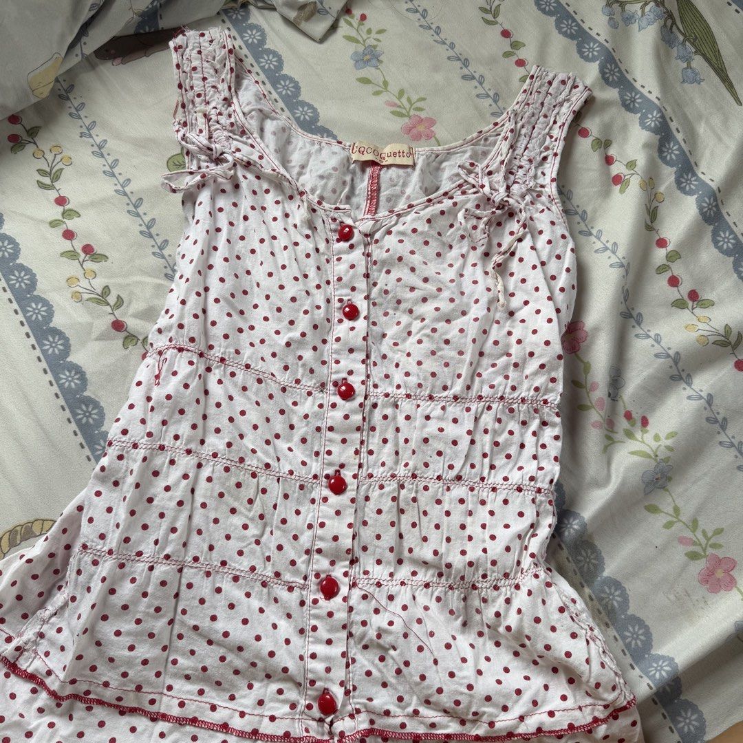 coquette red top (Category: Sleeveless) located in Calamba. Submitted by falzones (Listing ID 1460118791, Image 2). Description: xs to m never worn Thrifted.