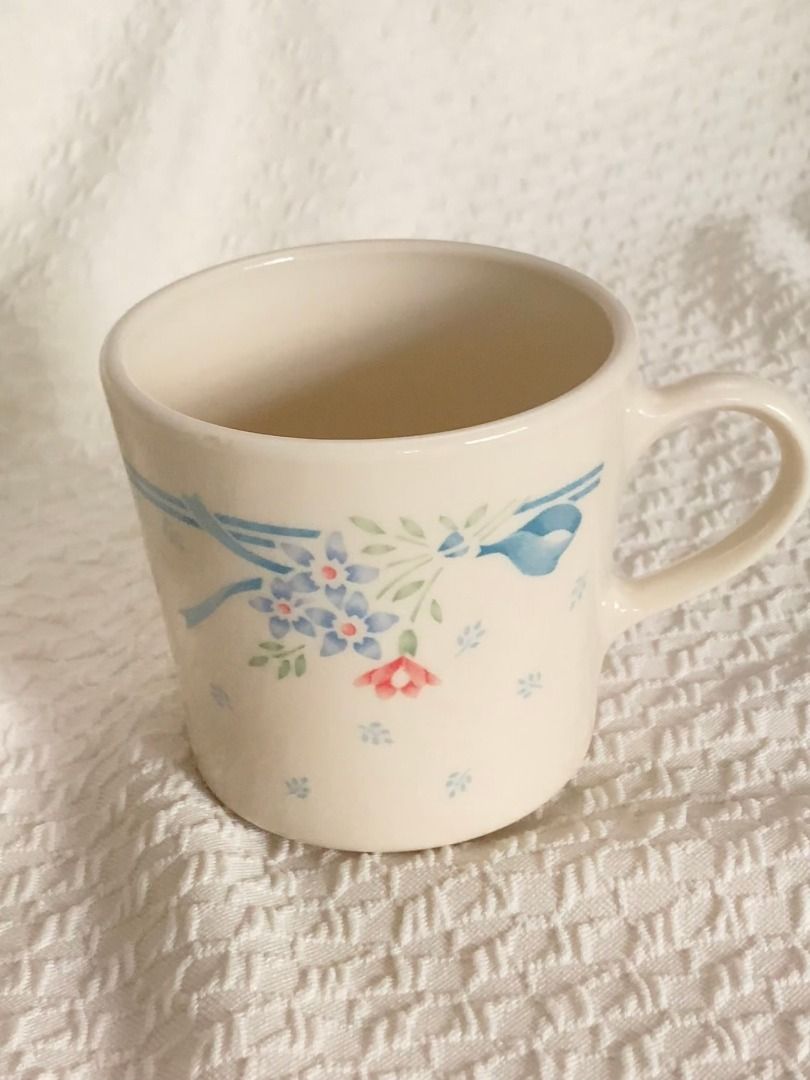 CORNING mugs with dainty floral design (Category: Coffee & Tea Tableware) located in Marikina City. Submitted by claRAYEon (Listing ID 1460172939, Image 1). Description: 6-Piece Mug Set ☕ ₱200 per mug ₱1,000 for the whole set (save ₱200) Selling as a set or individually Send me a message if interested!.