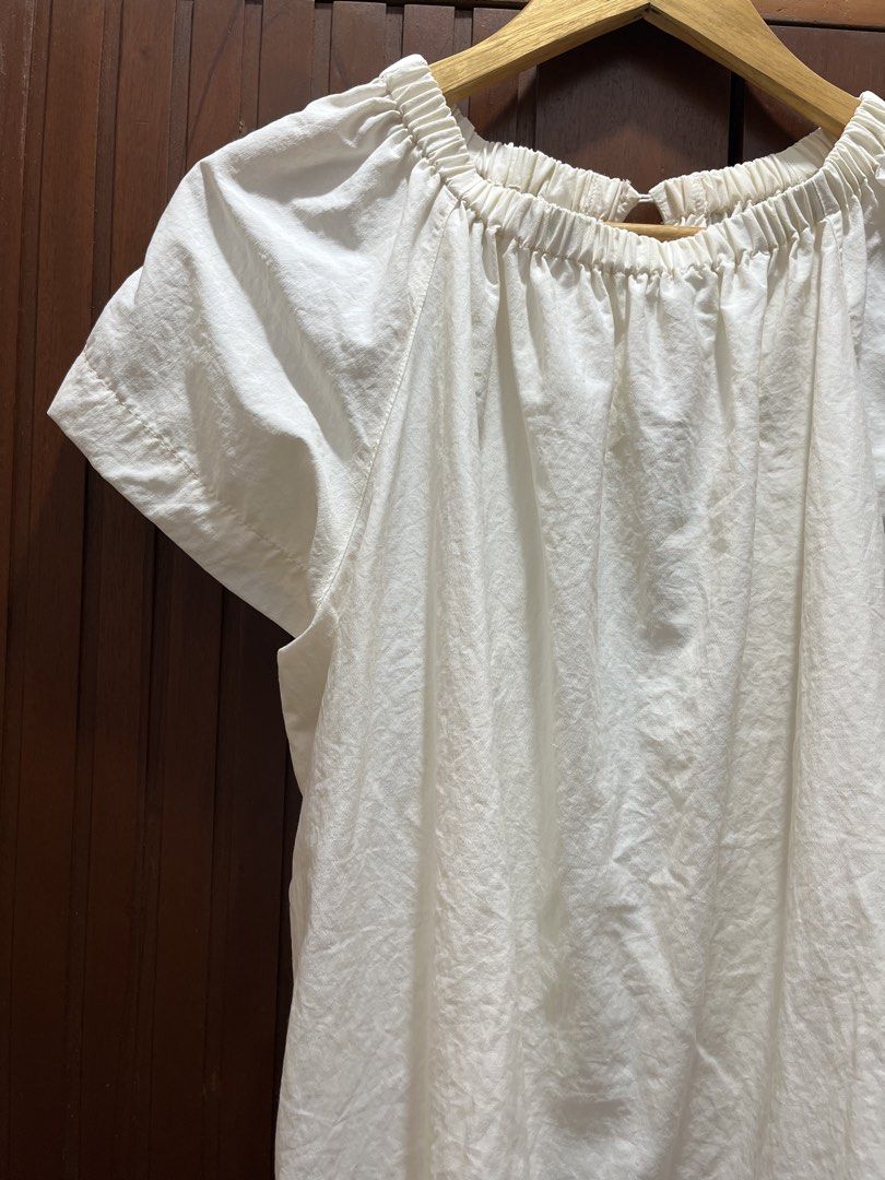 Cream Gathered Neckline Top (Category: Blouses) located in Cagayan de Oro. Submitted by prelovederela (Listing ID 1460252897, Image 3). Description: - fits s to m frames -wore once lng!.