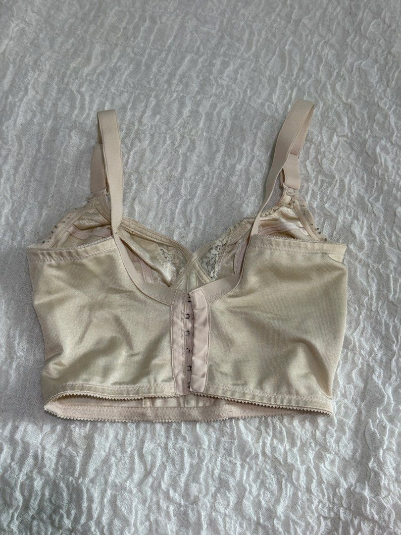 Cream Lace corset bustier top (Category: Others Tops) located in Manila. Submitted by prelovedby_lou (Listing ID 1460159674, Image 3). Description: Fits xs-s.