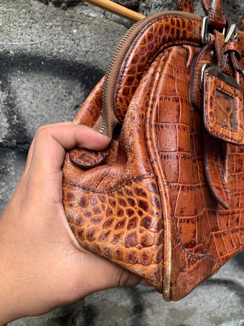 Crocodile rare prada (Category: Luxury Bags & Wallets) located in Davao. Submitted by terrencefinds (Listing ID 1460221341, Image 3). Description: Rank B with issue but still use padin gana padun zipper.