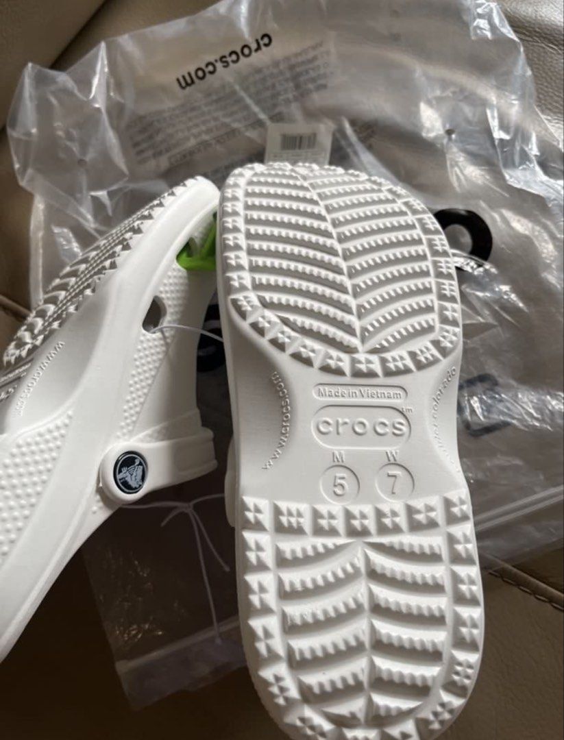 Crocs （分類：涼鞋）位於 Hong Kong。 由 idkidkidkkkkk 提交（商品編號 1460201248，圖片 3）。簡介： m5w7 37-38 no face trade 面交勿擾謝謝。