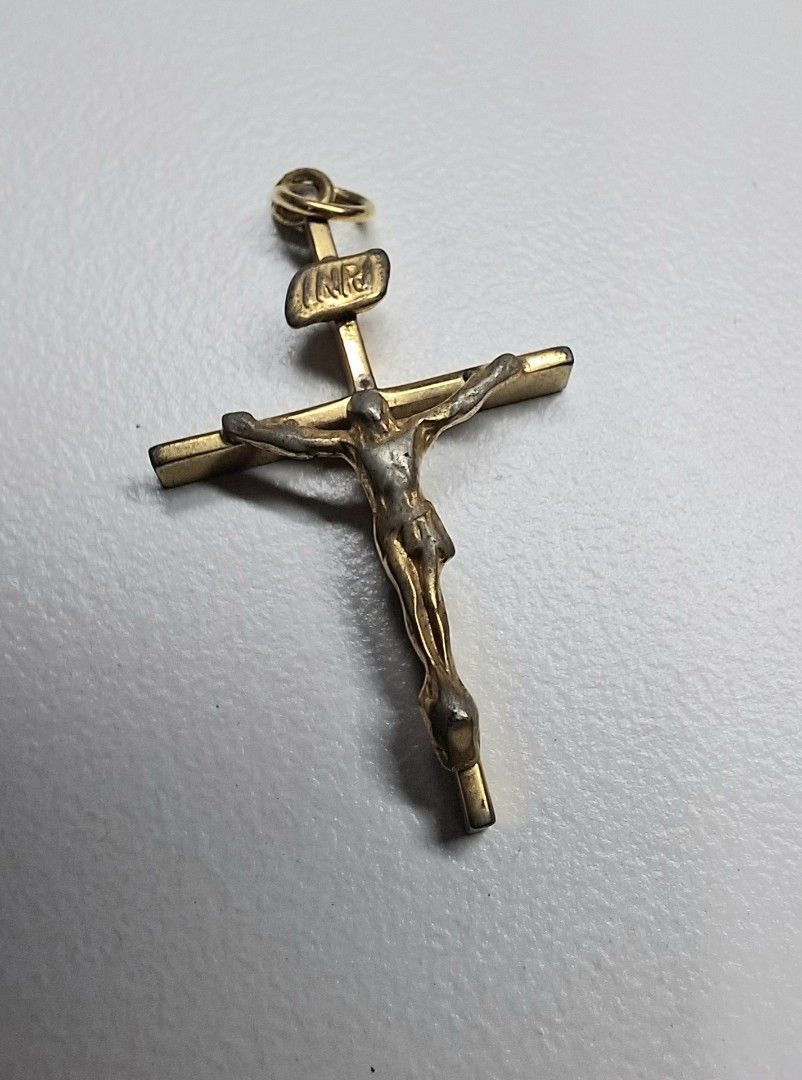 Crucifix Pendant (Category: Other Accessories) located in Makati City. Submitted by archaic532shop (Listing ID 1460193223, Image 1). Description: ■Approximate Dimensions: H-1.2cm HIPPING: Lalamove, Grabexpress, LBC, JT&T Buyer pays for shipping fee and courier pickup arrangements. • Provincial shipping Luzon, Visayas & Mindanao - Send a message for an estimates • Our store items are strictly sent by shipping only. Pls. inquire first regarding shi