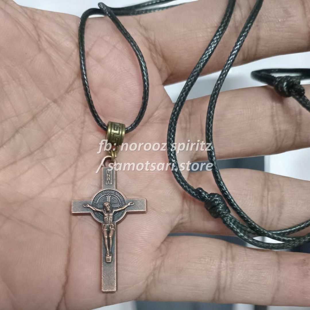CSNR95 — CRUCIFIX NECKLACE | ₱120 (Category: Religious Items) located in Pasig City. Submitted by samotsari.store (Listing ID 1460195622, Image 1). Description: ✝️ CSNR95 — CRUCIFIX NECKLACE | ₱120 Mula 2020, para sa kids & teenagers—ngayon, pati adults at buong pamilya, nagustuhan na rin. ❤️ Adjustable ang tali kaya fit for kids, teenagers & adults. Perfect for everyday wear, gift, o simpleng paalala ng ating pananampalataya. 🙏 Simple. Meaningf