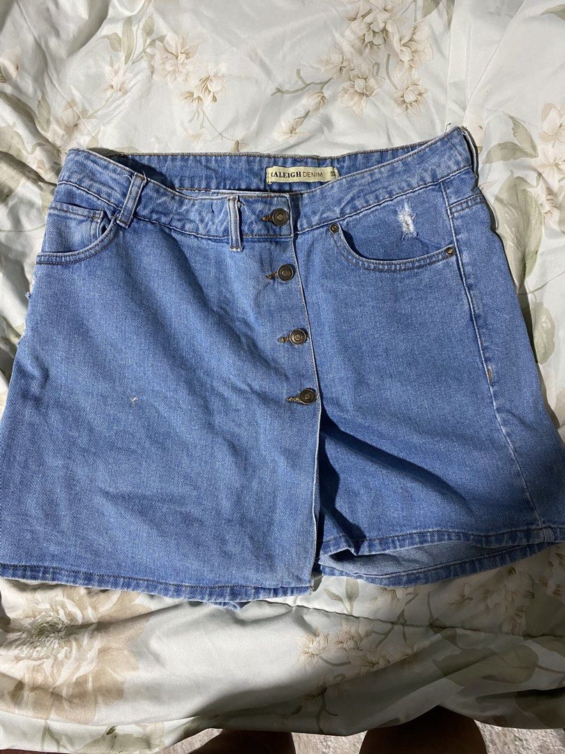 cute blue denim skorts (Category: Other Bottoms) located in Manila. Submitted by jjongkives (Listing ID 1460201334, Image 1). Description: tag says size 34 but can fit large.
