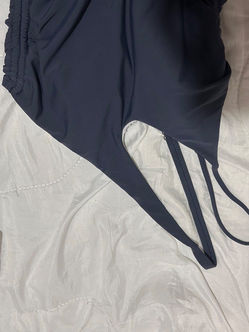 Dark Blue One-Piece Swimsuit with Ruched Sides (Category: Bikinis & Swimsuits) located in San Mateo. Submitted by _llyy (Listing ID 1460118410, Image 3). Description: .