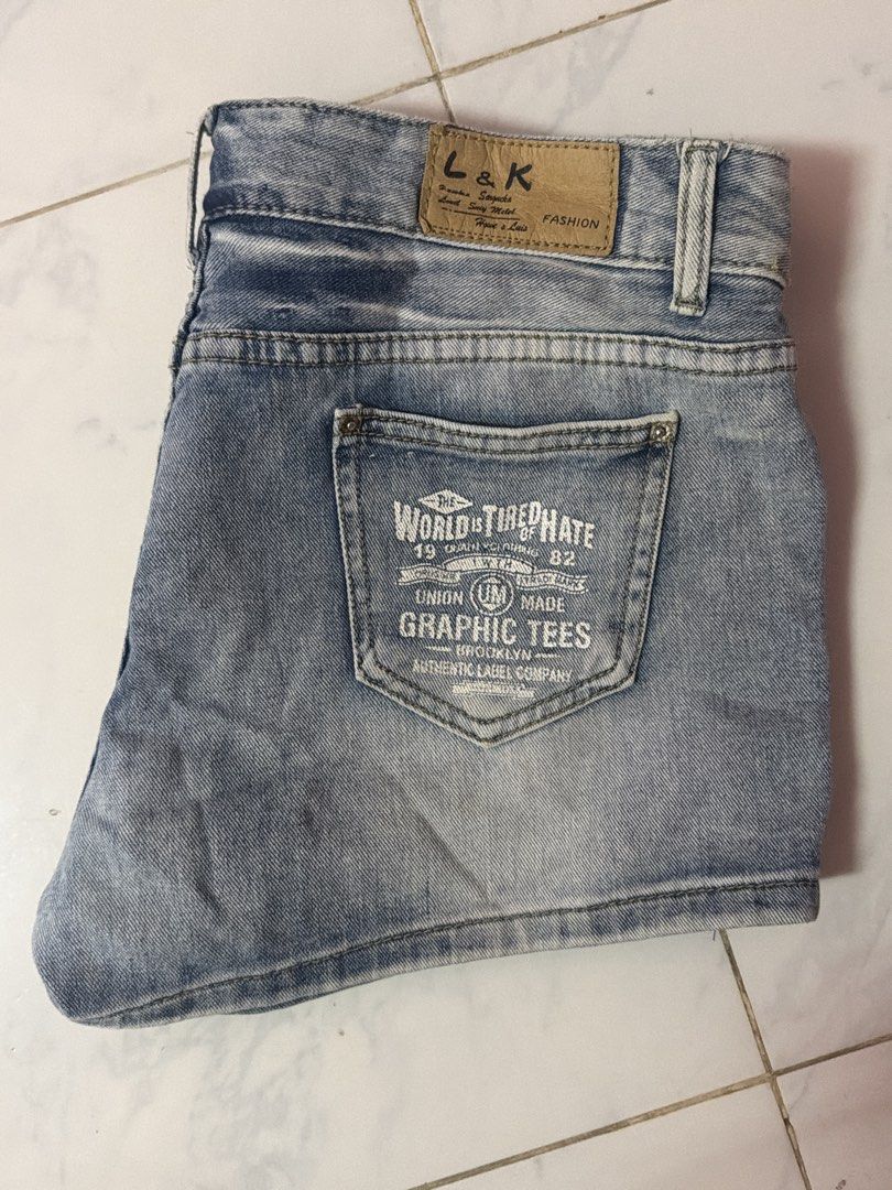DENIM SHORTS (Category: Shorts) located in Iligan City. Submitted by my.preloved29 (Listing ID 1460275414, Image 2). Description: SIZE 29 - 30.