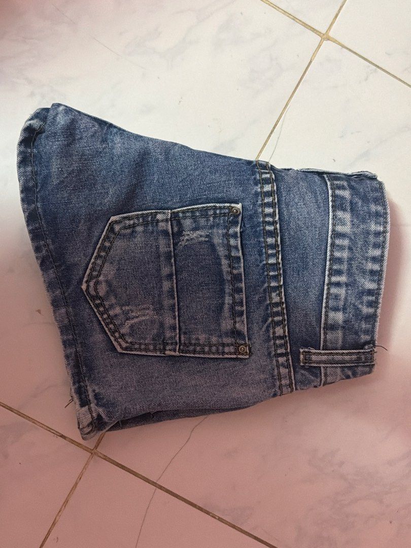 DENIM SHORTS (Category: Shorts) located in Iligan City. Submitted by my.preloved29 (Listing ID 1460276229, Image 2). Description: SIZES 26 - 27 EACH FOR ₱120 TAKE ALL: ₱500 .