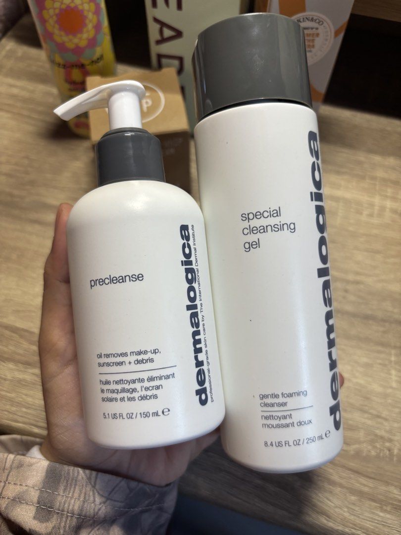 Dermalogica Precleanse (Category: Face Care) located in Davao. Submitted by mielle_888 (Listing ID 1460168718, Image 2). Description: ‼️ONLY PUMPED TWICE‼️So parang bago lang - Dermalogica Precleanse Oil (5.1 US fl oz / 150 mL) - Perfect for makeup removal or double cleansing routine - Effectively removes makeup, sunscreen, and daily debris - Precleanse oil melts away impurities -.