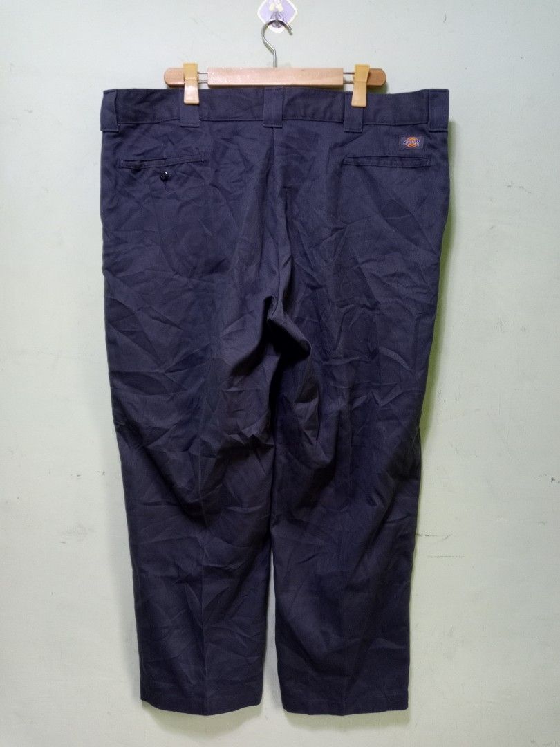 Dickies 874 Flex Original Fit Work Pants 44x32 (Category: Trousers) located in Manila. Submitted by onewikstraight (Listing ID 1460141997, Image 1). Description: - Dickies 874 Flex Work Pants - Original Fit - Size: 44W - Color: Dark gray - Material: Cotton/Polyester Blend - Origin: Made in Mexico - Features: Durable, Comfortable, Zipper Fly Closure - Perfect for Work or Casual Wear pm 📨📥 1200+sf.