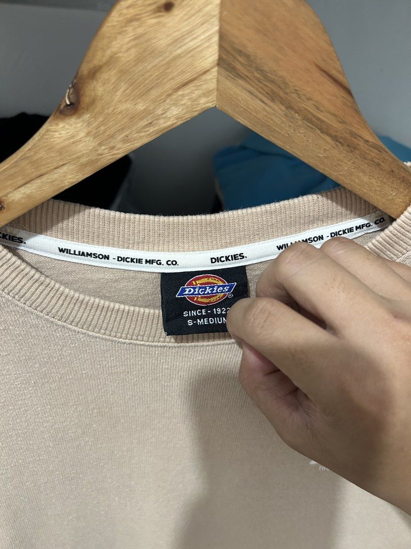 Dickies longsleeves (Category: Tshirts & Polo Shirts ) located in Cavite. Submitted by arvinroderos (Listing ID 1460150811, Image 3). Description: Dickies longslevees 21x26.5 as new 350.