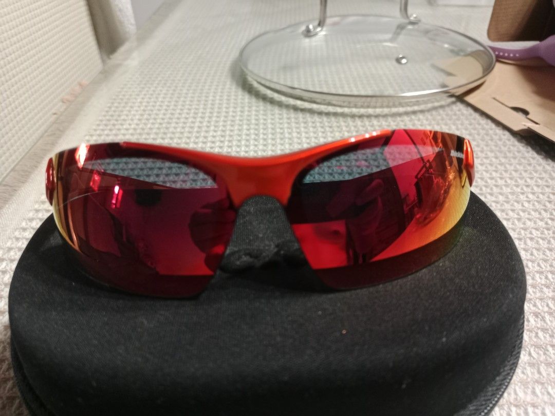 Dickies Red Sport Sunglasses with Case (Category: Sunglasses & Eyewear) located in Floridablanca. Submitted by davidpault15196 (Listing ID 1460171247, Image 2). Description: - Brand: Dickies - Color: Bright Red Frame - Lenses: Mirrored with gradient effect, slight tint - Features: Ideal for outdoor activities and sports - Includes: Black protective case.