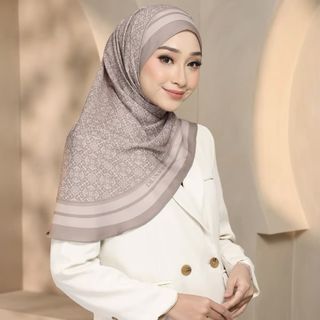 (Category: ) located in . Submitted by hanis_store (Listing ID 1460226892, Image 1). Description: .