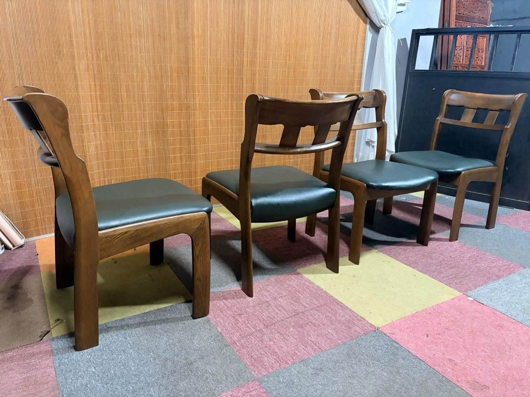 Dining Chair (Category: Chairs) located in Meycauayan. Submitted by marygracecasimiro (Listing ID 1460195955, Image 3). Description: 😍ANGGANDA!!! Mid-Century Curved Ladder-Back Dining Chairs SOLID WOOD!!! AMBIGAT!!! HEAVY-DUTY!!! DARK GREEN PADDED LEATHER SEATS!!! Price : 9500 set of 4 ✅ 20L x 22W x 17H seat height inches Sandalan height 30 inches In VERY good condition 💚.