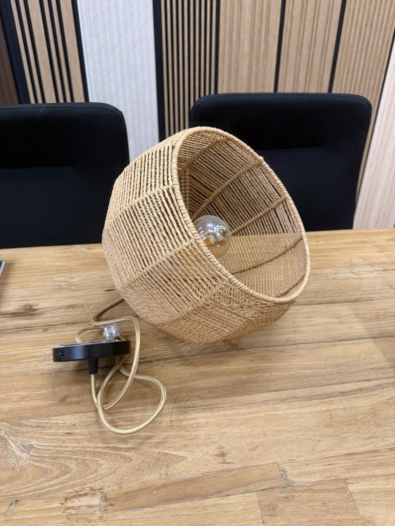Dining light (Category: Lighting) located in Singapore. Submitted by smoothscalp (Listing ID 1460170046, Image 2). Description: Never really on the light because I don't use the dining table. So I remove and changed to fan. .