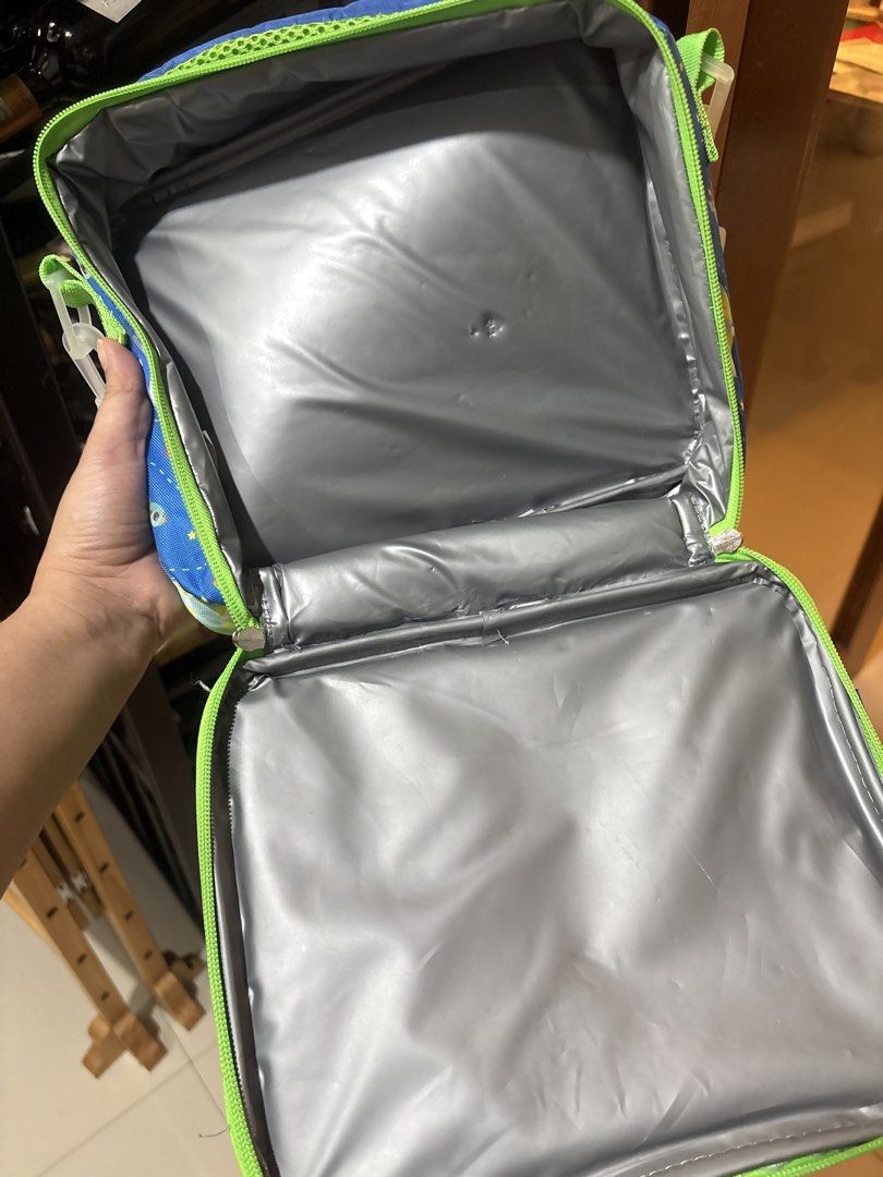 Dinosaur Snack Bag (Category: Other Babies Going Out Needs) located in Angeles City. Submitted by cherryblossom032018 (Listing ID 1460138156, Image 2). Description: Never used. Nastock lang.