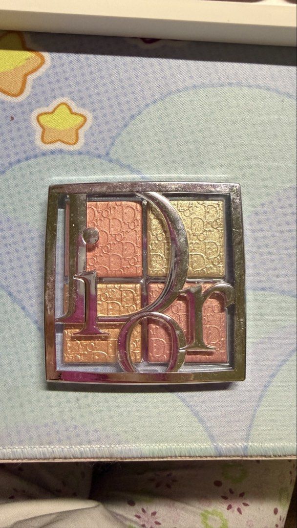 Dior Backstage Glow Maximizer 003 (Category: Makeup) located in Binan City. Submitted by sharkylui (Listing ID 1460164790, Image 1). Description: Retails ₱3600+ in malls - bought in the US - brand new - no box - authentic and original - comes with a lot of freebies Lalamove/Grab only 📍 Las Piñas.