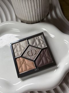 (Category: ) located in . Submitted by makeupgoodiess (Listing ID 1460193484, Image 1). Description: .