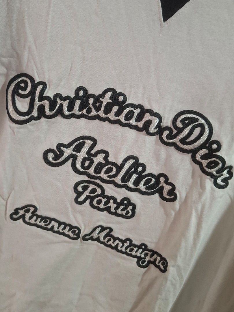 Dior Embroid tee (Category: Tshirts & Polo Shirts ) located in Laoag. Submitted by _kenlucky (Listing ID 1460108693, Image 2). Description: Gusot lang fresh fr Bale 9/5 Color rate dimes 28x22.