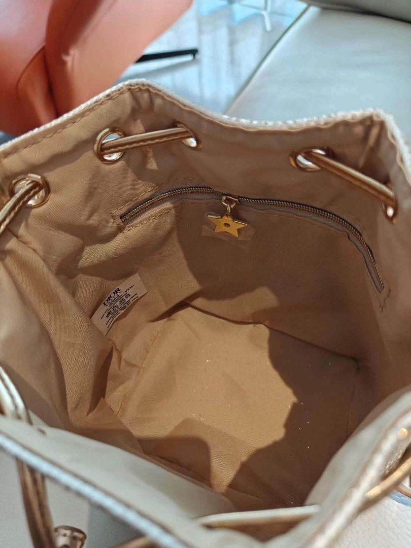 Dior GWP (Category: Luxury Bags & Wallets) located in Bulacan. Submitted by karisma_noverra (Listing ID 1460300611, Image 3). Description: Item on hand Collect na perfect gift for Christmas.