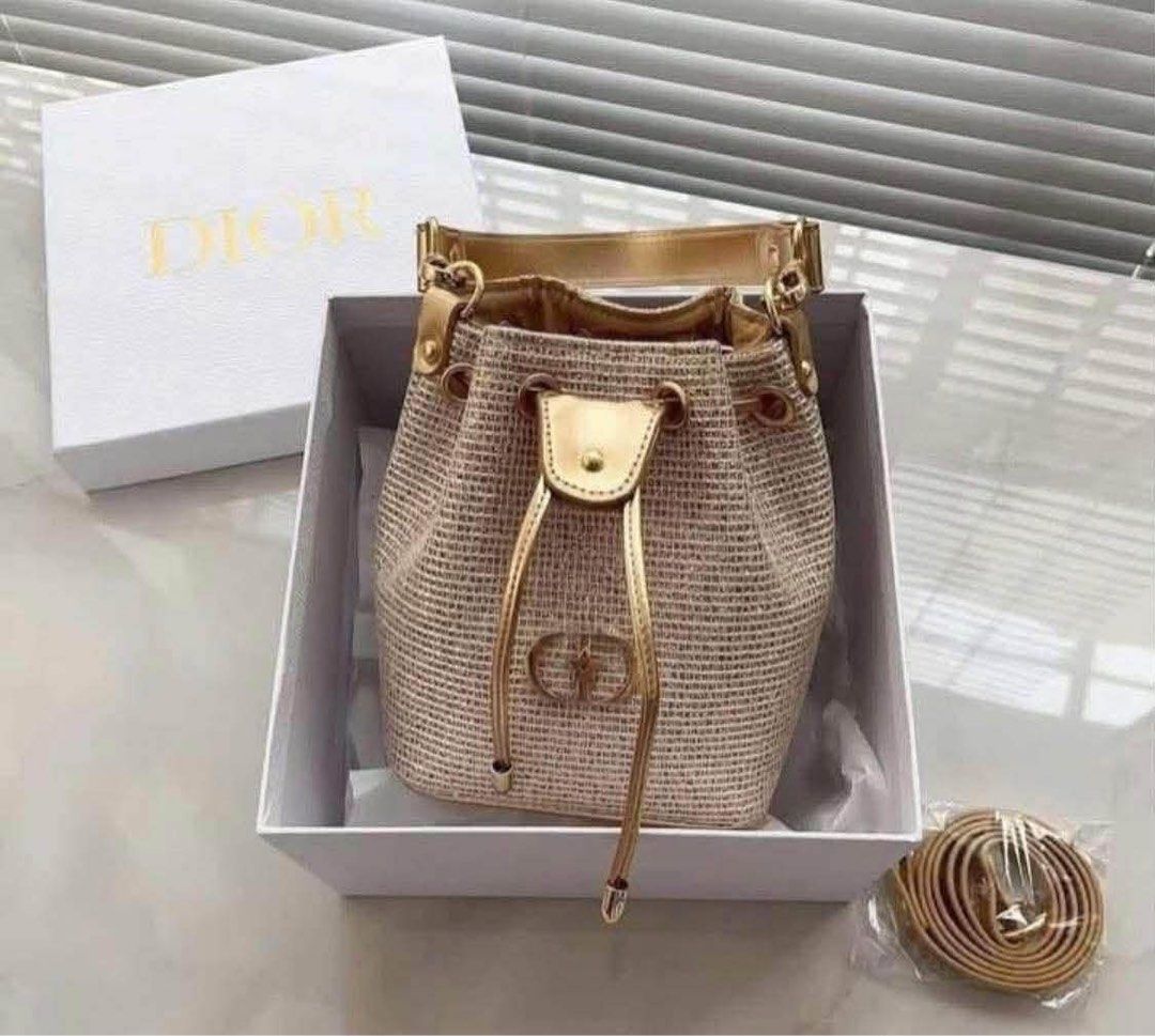 Dior GWP (Category: Luxury Bags & Wallets) located in Bulacan. Submitted by karisma_noverra (Listing ID 1460300611, Image 2). Description: Item on hand Collect na perfect gift for Christmas.