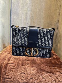 (Category: ) located in . Submitted by the_reloved_edit (Listing ID 1460125344, Image 1). Description: .