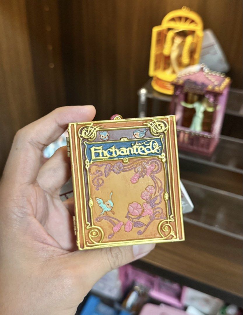 Disney Enchanted Book Musical Sketchbook Ornament (Category: Western Merchandise) located in Manila. Submitted by blueseamarketing (Listing ID 1460236830, Image 1). Description: Music plays With tag New.
