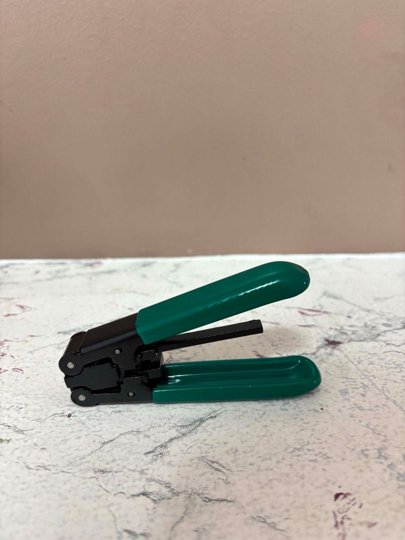 Drop Cable Stripper (Category: Office & Business Technology) located in Caloocan City. Submitted by ibfptechnologies_08 (Listing ID 1460192719, Image 2). Description: The stripper is designed to make a longitudinal cut along the outer jacket of the drop cable, without damaging the inner conductors or fibers. This allows the technician to access the inner conductors or fibers and make the necessary connections..