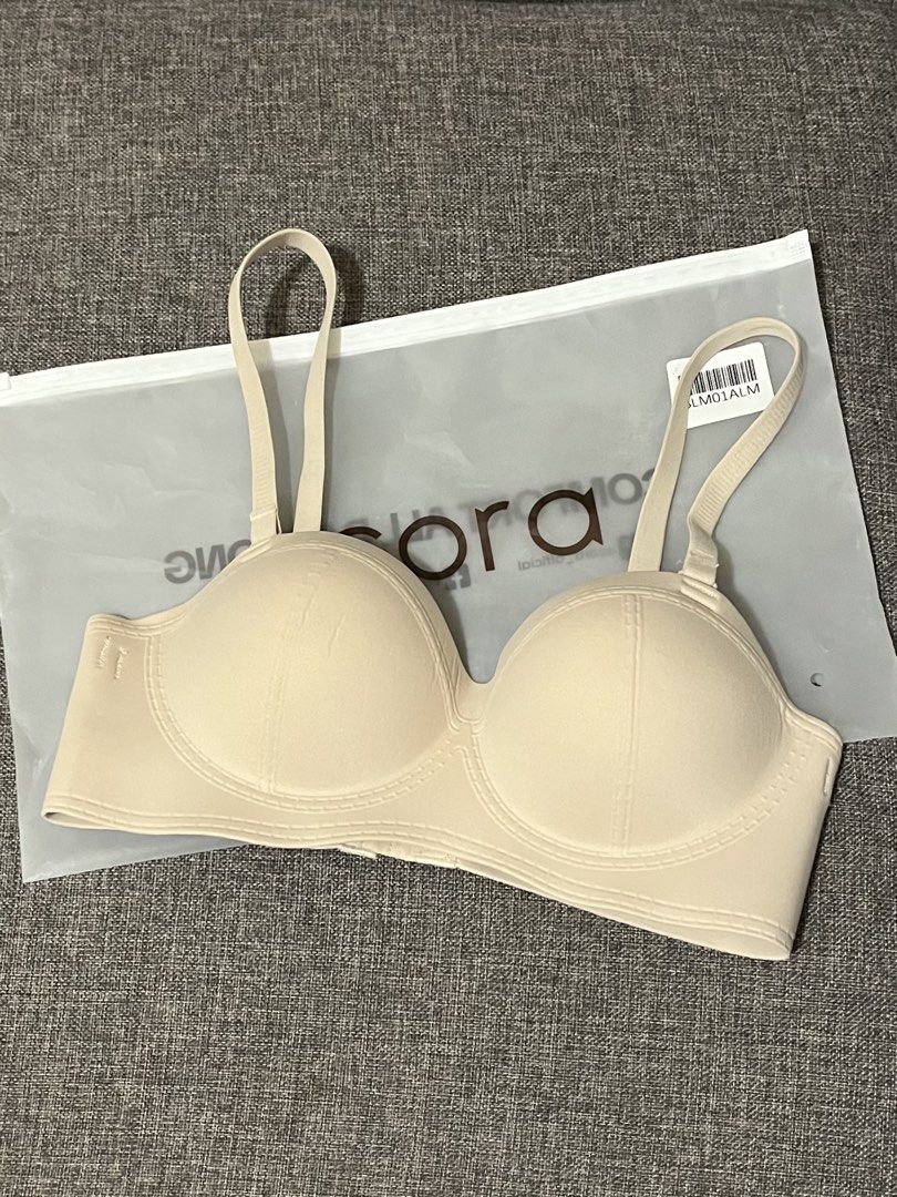 Ecora Seamless Bare Lift Multi Way Bra (Category: Undergarments & Loungewear) located in Batangas. Submitted by decluttersby_k (Listing ID 1460131544, Image 1). Description: rfs: di nagagamit natatambak lang, never nagamit never din napag pawisan ! 🍥 from ecora 🍥 seamless ! malambot tela 🍥 padded but with no wires 🍥 can be worn with or w/o the straps measurement: 🍥 size s 32 ab .