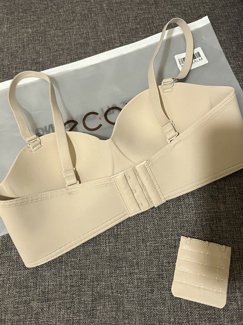 Ecora Seamless Bare Lift Multi Way Bra (Category: Undergarments & Loungewear) located in Batangas. Submitted by decluttersby_k (Listing ID 1460131544, Image 2). Description: rfs: di nagagamit natatambak lang, never nagamit never din napag pawisan ! 🍥 from ecora 🍥 seamless ! malambot tela 🍥 padded but with no wires 🍥 can be worn with or w/o the straps measurement: 🍥 size s 32 ab .