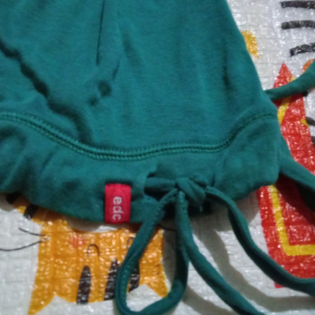 Edc (Category: Blouses) located in Manila. Submitted by tcbukay_zxc25 (Listing ID 1460258275, Image 3). Description: edc medium.