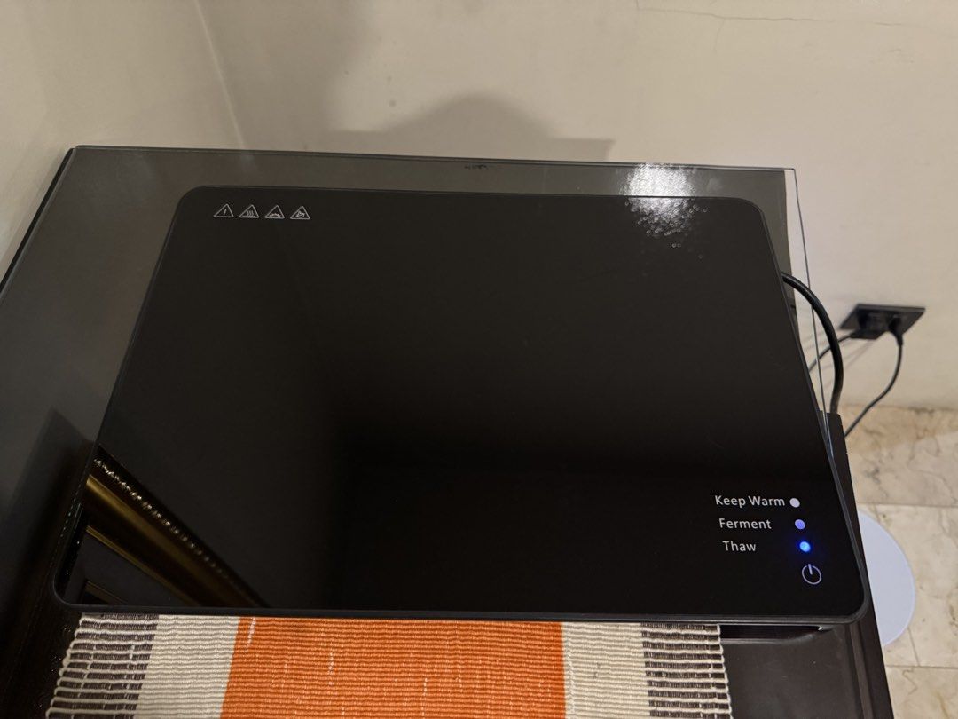 Electric Food Warmer Tray (Category: Other Kitchen Appliances) located in Manila. Submitted by rnc.shop (Listing ID 1460249770, Image 1). Description: Multifunctional Electric Food Warmer Tray Rated Power: 100W (Highly energy-efficient for slow, extended heat retention) Voltage & Frequency: 220V~, 50Hz (Standard for local appliances) Dimensions: 413 mm x 293 mm (Compact footprint, large enough for 2–3 medium plates) Control Functions: Touch panel