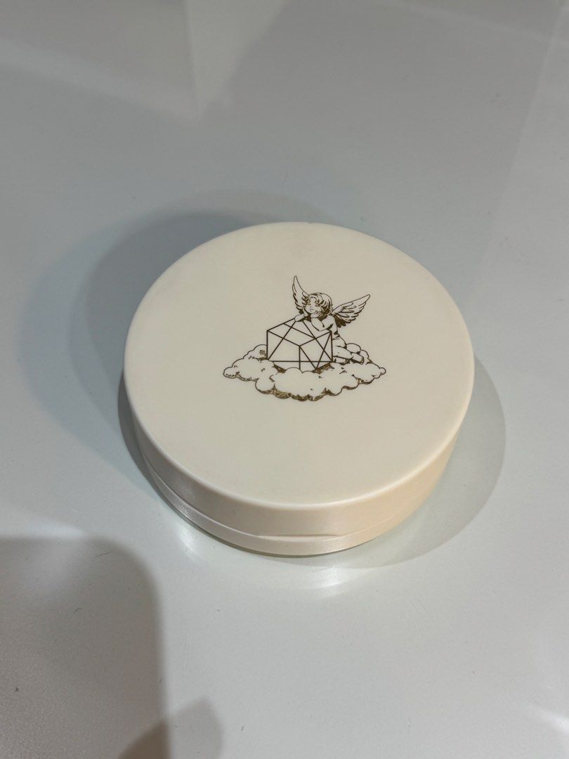 EM COSMETICS HEAVENS GLOW BLUSH IN PERSIMMON (Category: Makeup) located in Quezon City. Submitted by declutteringella (Listing ID 1460198245, Image 3). Description: no box used 2x .