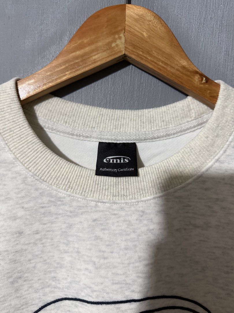 Emis crewneck (Category: Coats, Jackets and Outerwear) located in Dagupan City. Submitted by lwkythrft (Listing ID 1460157503, Image 3). Description: Emis sweater Large Legit 💯 Good as new 1,200 only.