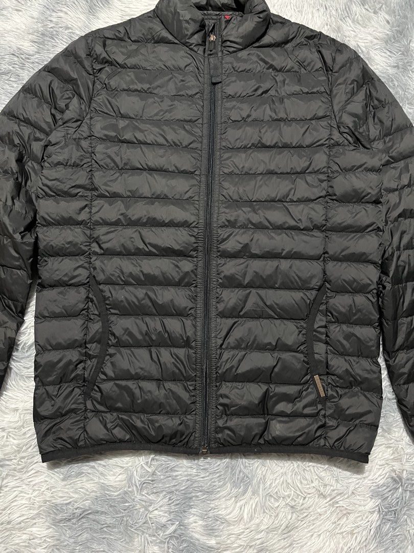 Esprit Lightweight Puffer Jacket (Category: Coats, Jackets and Outerwear) located in Sasmuan (Sexmoan). Submitted by winterclothes.ph (Listing ID 1460163159, Image 3). Description: Esprit Lightweight Puffer Jacket M on tag Width 21.5 Length 28 Excellent Condition 880.