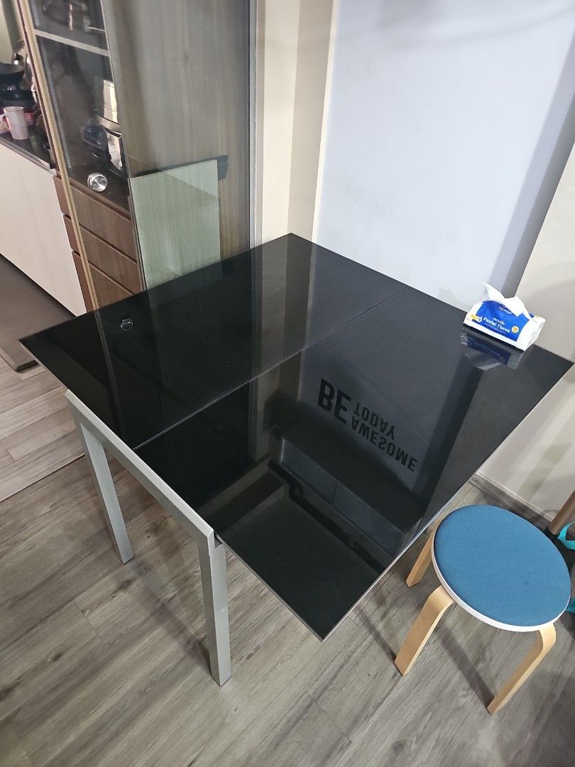Cheap Extendable table (Category: Tables & Sets) located in Singapore. Submitted by lelongster (Listing ID 1460105699, Image 2). Description: selling dinning table that is able to extend 110.5 x 55 x 75 extend dimension 110.5 x 107 x 75 cosmetic defects. self pick up.