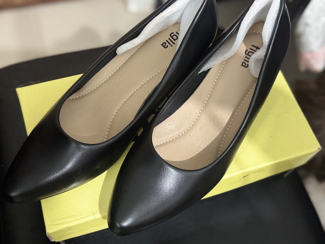 Figlia Black Shoes Heels (Category: Flats & Sandals) located in Paranaque City. Submitted by angelakahanap (Listing ID 1460237725, Image 1). Description: Size 40 women. RFS: does not fit me This is brand new and never been used.