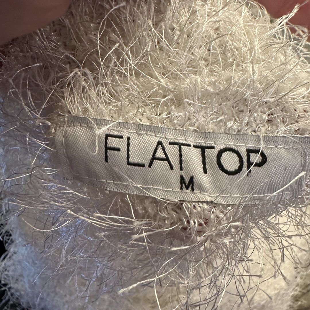 Flattop white sweater (Category: Coats, Jackets and Outerwear) located in Pasig City. Submitted by ynahperez (Listing ID 1460205485, Image 2). Description: .