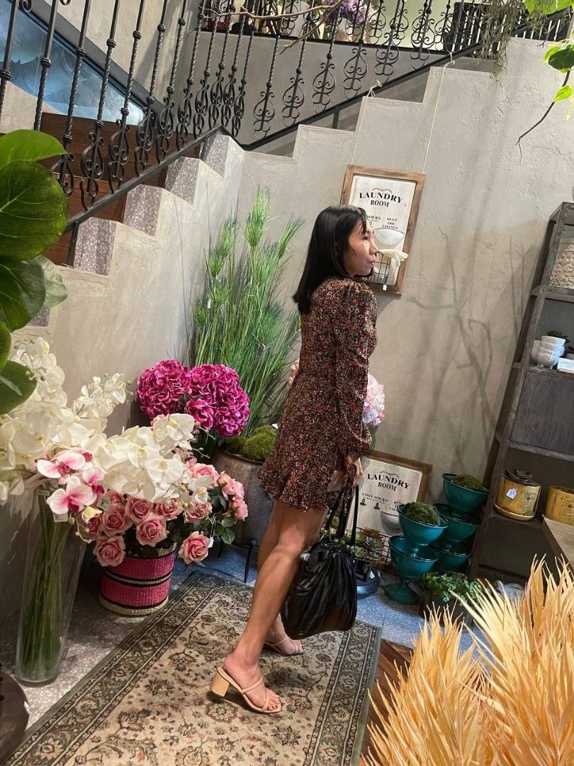 Floral dress (Category: Dresses) located in Taguig. Submitted by ohhhs (Listing ID 1460250526, Image 3). Description: xs-s shein few times nagamit SA meeting pina repaire KO Lang tinanggal KO Yung turtle neck.