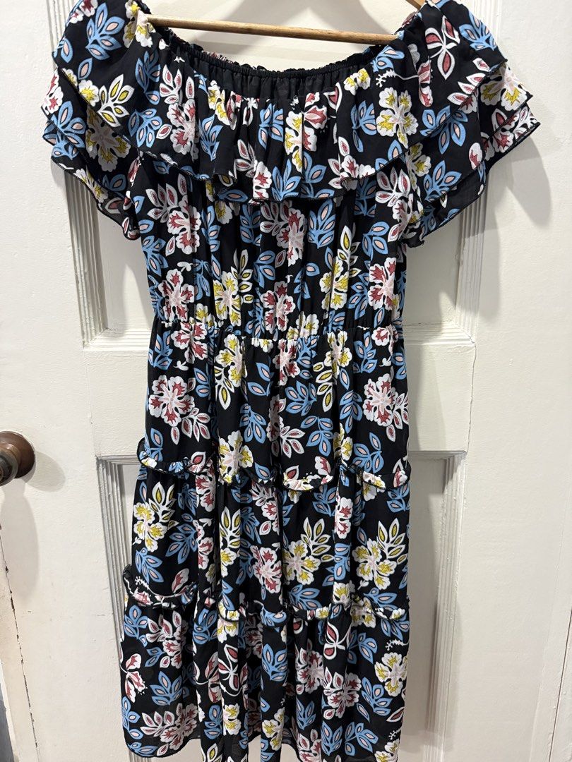 Floral off shoulder dress (Category: Dresses) located in Paranaque City. Submitted by m_marie (Listing ID 1460252983, Image 1). Description: Small to medium Bought in Taiwan .