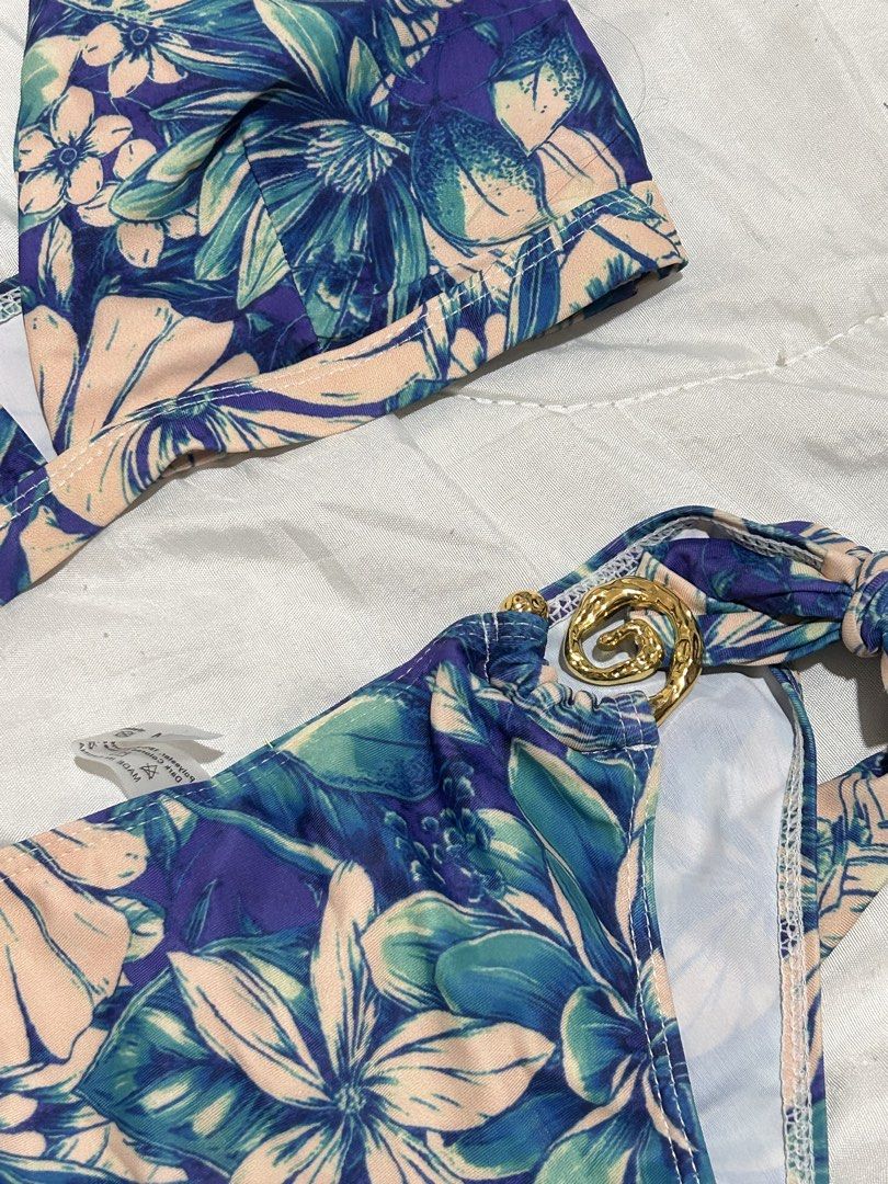 Floral Print Bikini Set with Gold Hardware (Category: Bikinis & Swimsuits) located in San Mateo. Submitted by _llyy (Listing ID 1460117740, Image 2). Description: .