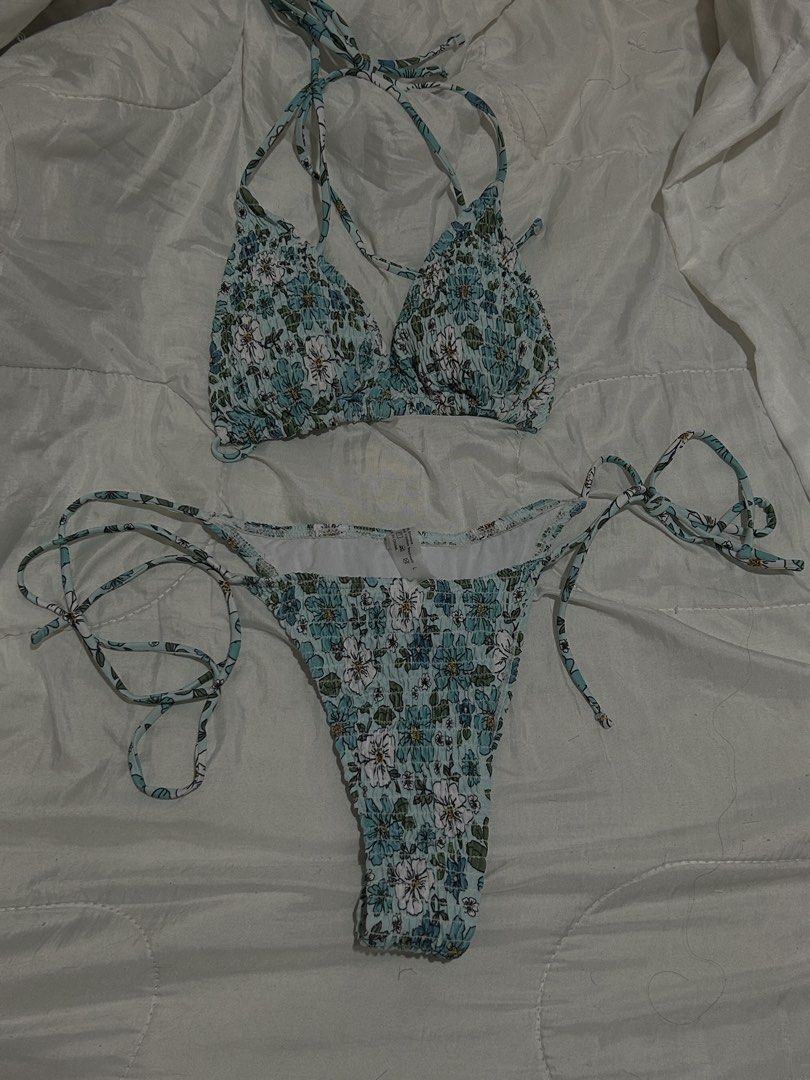 Floral Smocked Bikini (Category: Bikinis & Swimsuits) located in San Mateo. Submitted by _llyy (Listing ID 1460117904, Image 1). Description: .