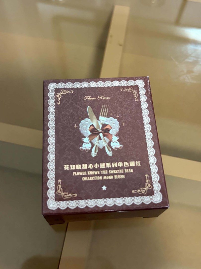Flower Knows Anti Blush (Category: Makeup) located in Bulacan. Submitted by karisma_noverra (Listing ID 1460210901, Image 3). Description: Perfect for anti blush effect.
