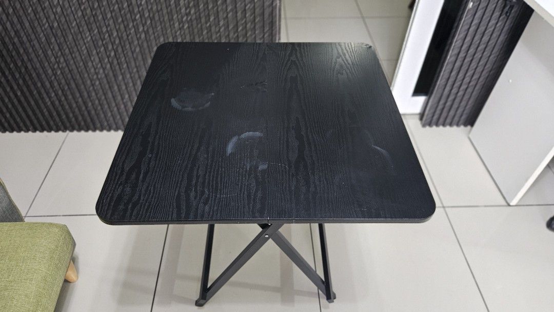 Foldable Table (Category: Coffee & Tea Tableware) located in Kuala Lumpur. Submitted by Walidos (Listing ID 1460304396, Image 1). Description: .