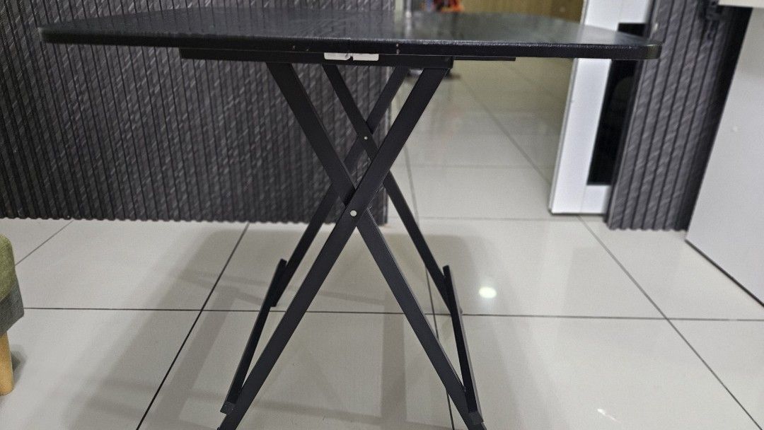 Foldable Table (Category: Coffee & Tea Tableware) located in Kuala Lumpur. Submitted by Walidos (Listing ID 1460304396, Image 2). Description: .